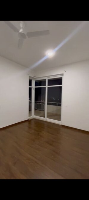 Room in 3.5 BHK Apartment at SS The Leaf, Sector 85 – for Rent