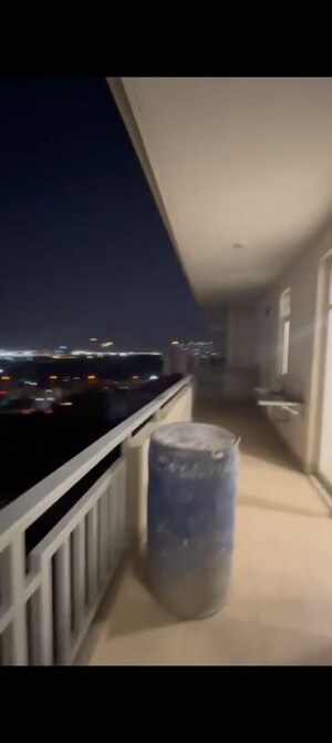 Furnished Amenities in 3.5 BHK Apartment at SS The Leaf, Sector 85 – for Rent