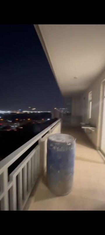 Furnished Amenities in 3.5 BHK Apartment at SS The Leaf, Sector 85 – for Rent