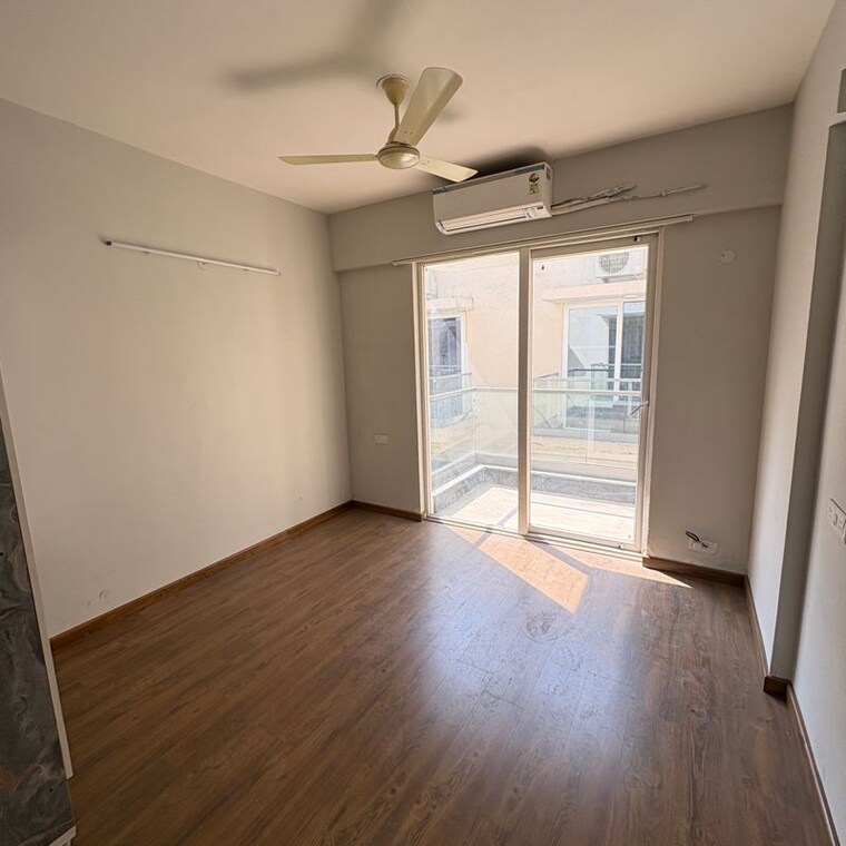 Room, signature-global-city 3 Bedroom 1250 Sq.Ft. Apartment In Sector 37d Gurgaon 10044272