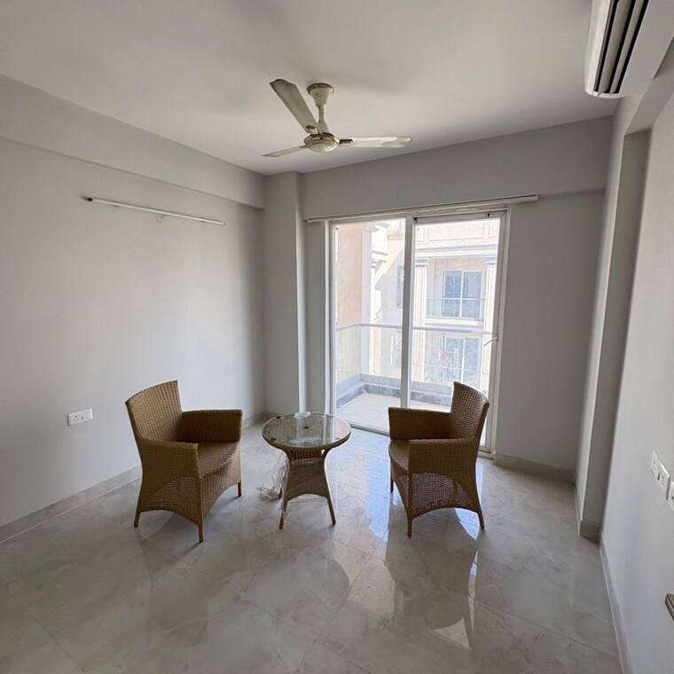 Team Area, signature-global-city 3 Bedroom 1250 Sq.Ft. Apartment In Sector 37d Gurgaon 10044272