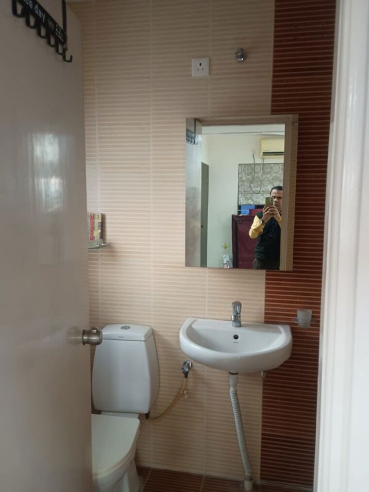 Bathroom, nirman-nisarga 2 Bedroom 1000 Sq.Ft. Builder Floor In Bhusari Colony Pune 10044279