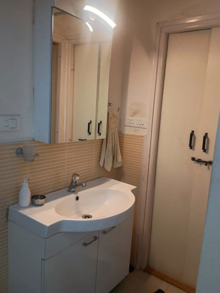 Bathroom, nirman-nisarga 2 Bedroom 1000 Sq.Ft. Builder Floor In Bhusari Colony Pune 10044279