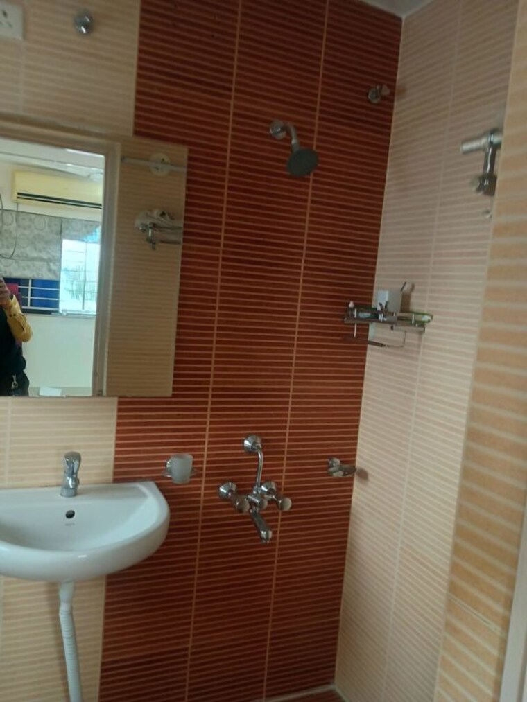 Bathroom, nirman-nisarga 2 Bedroom 1000 Sq.Ft. Builder Floor In Bhusari Colony Pune 10044279