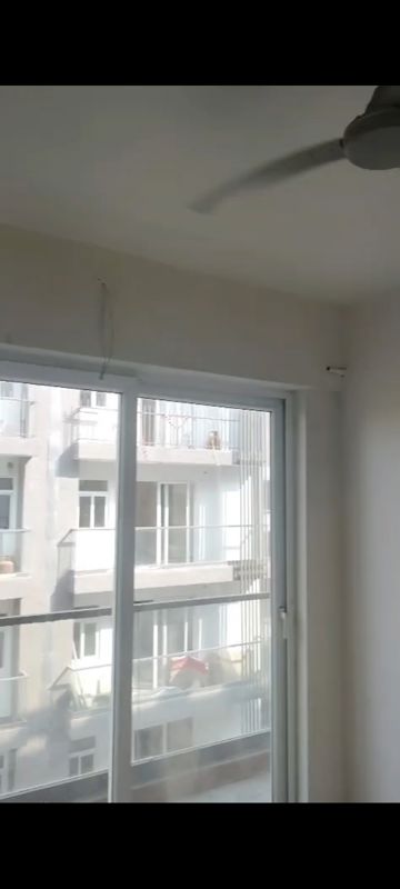 2 BHK + Servant Room Apartment For Rent in Smart World Gems