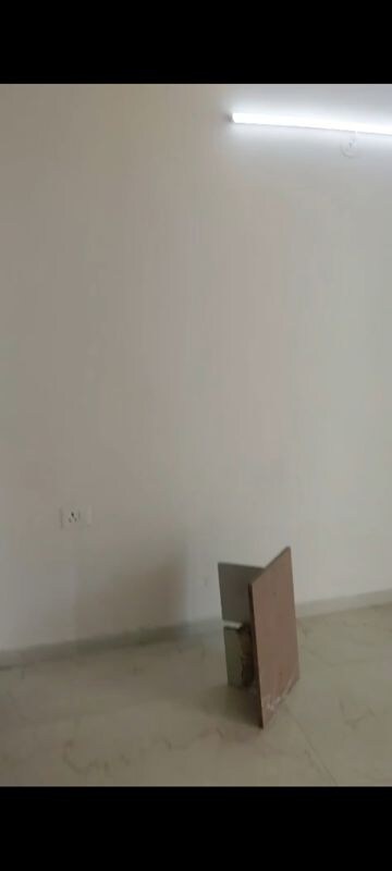 Furnished Amenities in 2 BHK Apartment at Smart World Gems, Sector 89 – for Rent