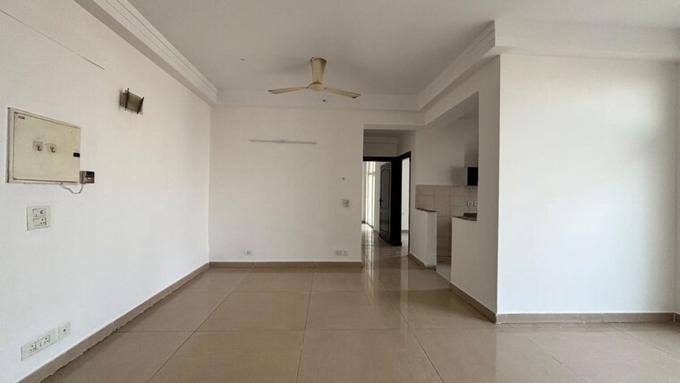 Room, paras-tierea 3.5 Bedroom 1900 Sq.Ft. Apartment In Sector 137 Noida 10044307