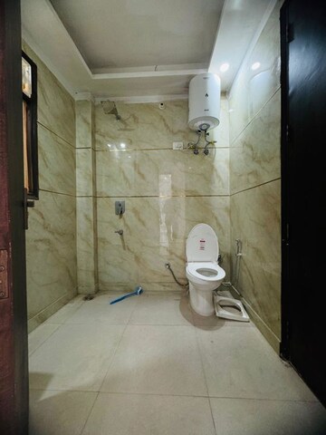 Bathroom in 3 BHK Builder Floor at Palm Residency Chhatarpur, Chattarpur – for Rent