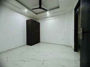 Room in 3 BHK Builder Floor at Palm Residency Chhatarpur, Chattarpur – for Rent