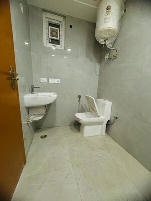 Bathroom in 3 BHK Builder Floor at Palm Residency Chhatarpur, Chattarpur – for Rent