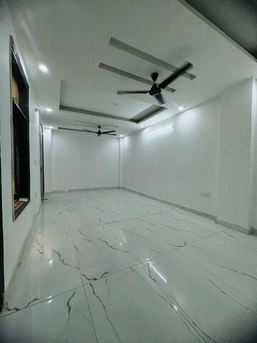 Bathroom in 3 BHK Builder Floor at Palm Residency Chhatarpur, Chattarpur – for Rent