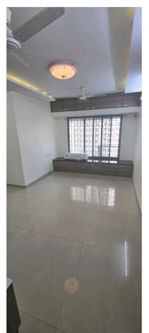 Room in 2.5 BHK Apartment at Dosti Vihar Phase II, Samata Nagar – for Rent