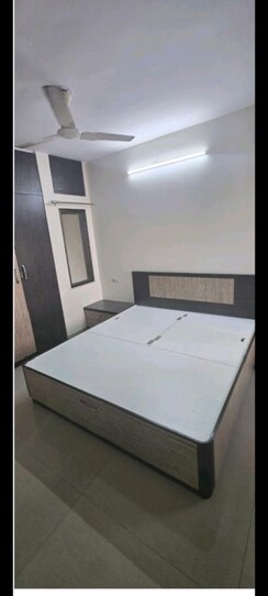 2.5 BHK + Pooja Room,Servant Room Apartment For Rent in Dosti Vihar Phase II