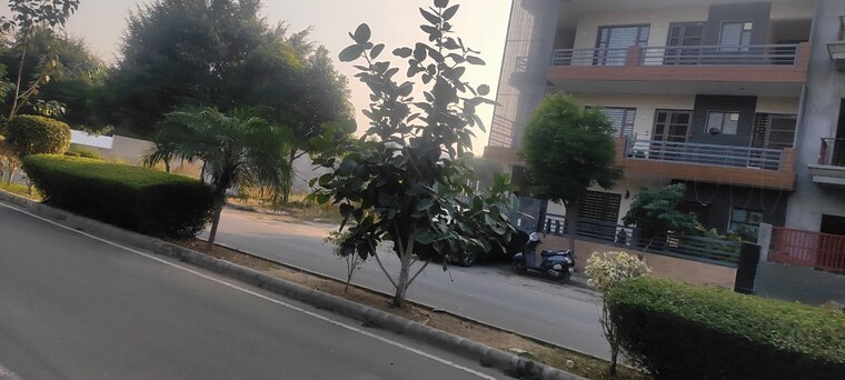Exterior View, dlf-hyde-park  350 Sq.Yd. Plot In South Mullanpur Chandigarh 10044346