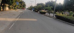 Plot For Sale in DLF Hyde Park