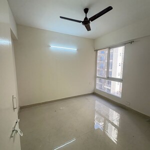 Room in 2 BHK Apartment at Signature The Millennia 3, Sector 37d – for Rent