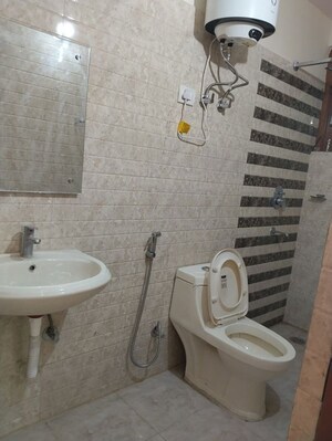 Bathroom in 1 BHK Builder Floor at Neb Sarai – for Rent