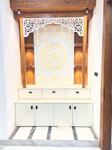 Furnished Amenities in 3 BHK Builder Floor at Green Fields Colony – for Sale