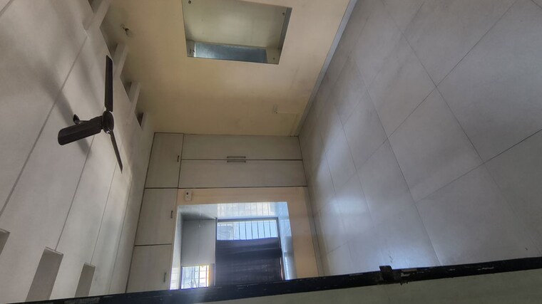 Bathroom, vijayraj-yashwant-niwas 3 Bedroom 1000 Sq.Ft. Apartment In Naupada Thane 10044408