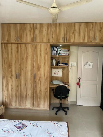 Furnished Amenities in 3 BHK Apartment at Koregaon Park Annexe – for Rent