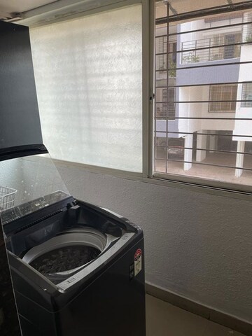 Furnished Amenities in 3 BHK Apartment at Koregaon Park Annexe – for Rent