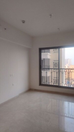 Room in 2.5 BHK Apartment at Lodha Bellagio, Powai – for Rent