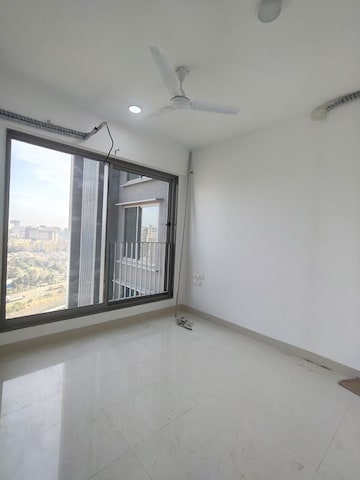 Room in 2 BHK Apartment at Sunteck City Avenue 4, Goregaon West – for Rent