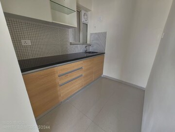 Room in 2 BHK Apartment at Omkar Signet, Malad East – for Rent