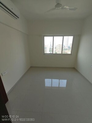 Room in 2 BHK Apartment at Omkar Signet, Malad East – for Rent