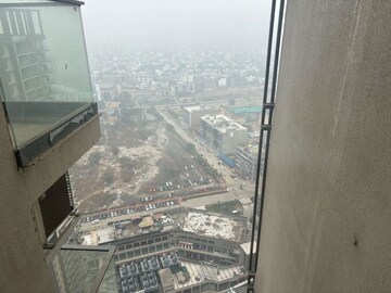 Furnished Amenities in 3.5 BHK Apartment at M3M Heights, Sector 65 – for Sale