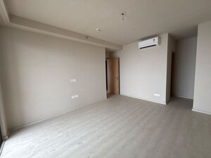 Room in 3.5 BHK Apartment at M3M Heights, Sector 65 – for Sale