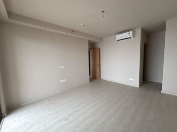 Room in 3.5 BHK Apartment at M3M Heights, Sector 65 – for Sale