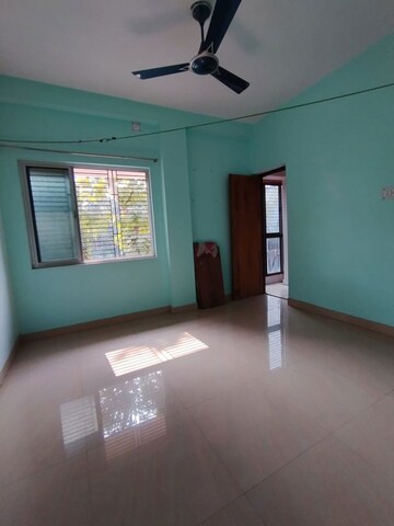 Room in 2 BHK Apartment at Bosepukur – for Sale