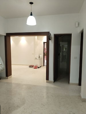 Room in 4 BHK Apartment at Sarita Vihar – for Sale