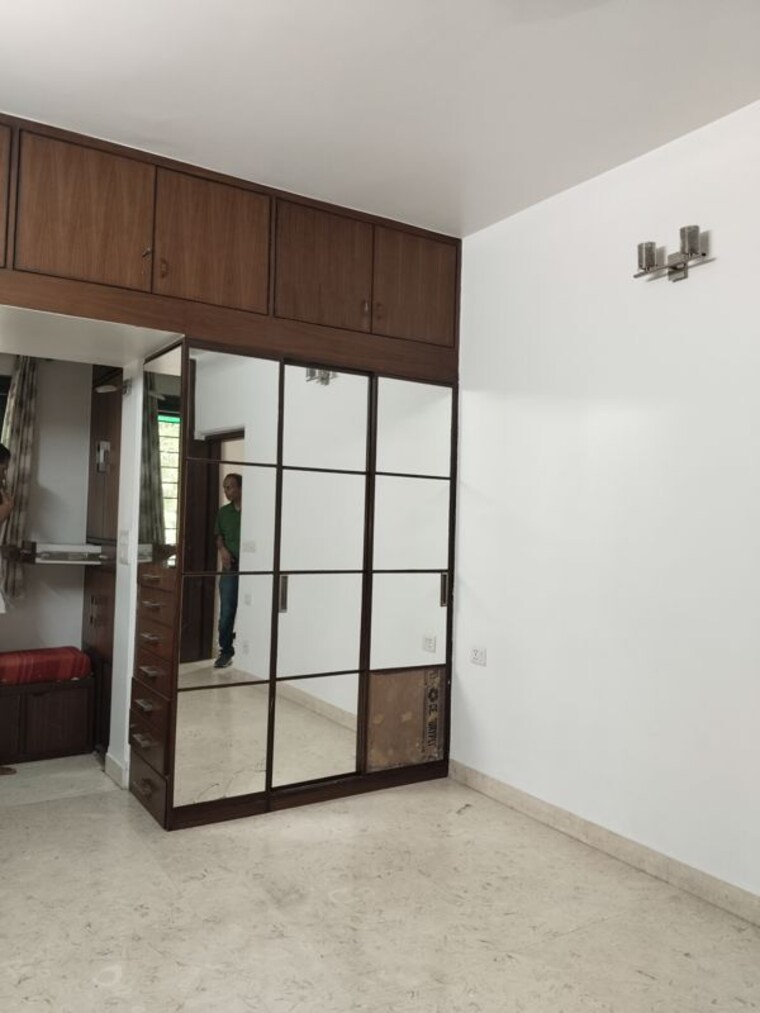 Room, sarita vihar 4 Bedroom 2500 Sq.Ft. Apartment In Sarita Vihar Delhi 10044528