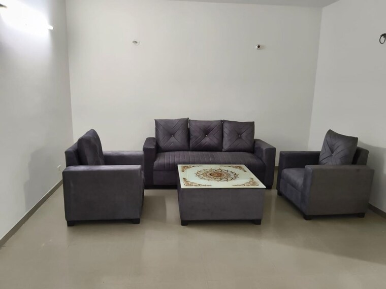 Living Room, vip road 2 Bedroom 1250 Sq.Ft. Apartment In Vip Road Zirakpur 10044562