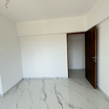 Room in 2 BHK Apartment at 66 Aventus Avenue, Sukarwadi – for Rent