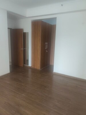 Room in 3 BHK Apartment at ATS Pristine, Sector 150 – for Rent