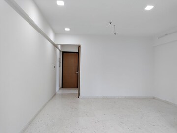 Room in 2 BHK Apartment at Ekta Tripolis, Goregaon West – for Rent