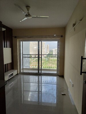 Room in 2.5 BHK Apartment at Kolte Patil Raaga, Hennur Road – for Rent