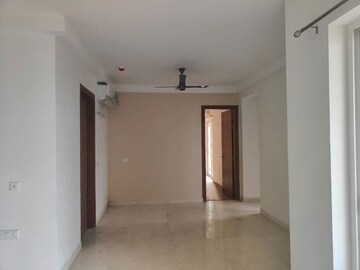 Room in 2.5 BHK Apartment at Smart World Gems, Sector 89 – for Rent