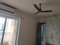 2.5 BHK Apartment For Rent in Smart World Gems