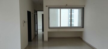 Room in 3 BHK Apartment at Lokhandwala Octacrest, Kandivali East – for Sale
