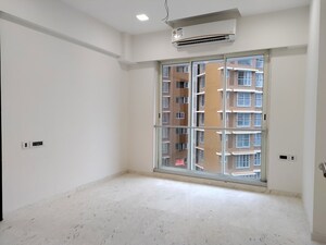 Room in 2 BHK Apartment at K Raheja Heights, Malad East – for Rent