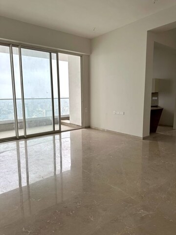 Room in 3.5 BHK Apartment at Omkar Alta Monte, Malad East – for Rent