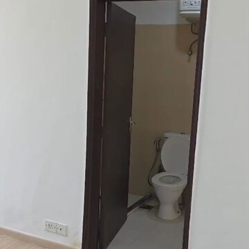 Furnished Amenities in 3 BHK Apartment at Pioneer Park Phase 1, Sector 61 – for Rent