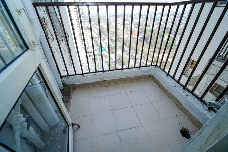 Balcony, migsun-twiinz 3 Bedroom 1050 Sq.Ft. Apartment In Eta Ii Greater Noida Greater Noida 10044638