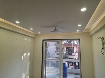 Furnished Amenities in 3 BHK Builder Floor at Samaspur – for Sale