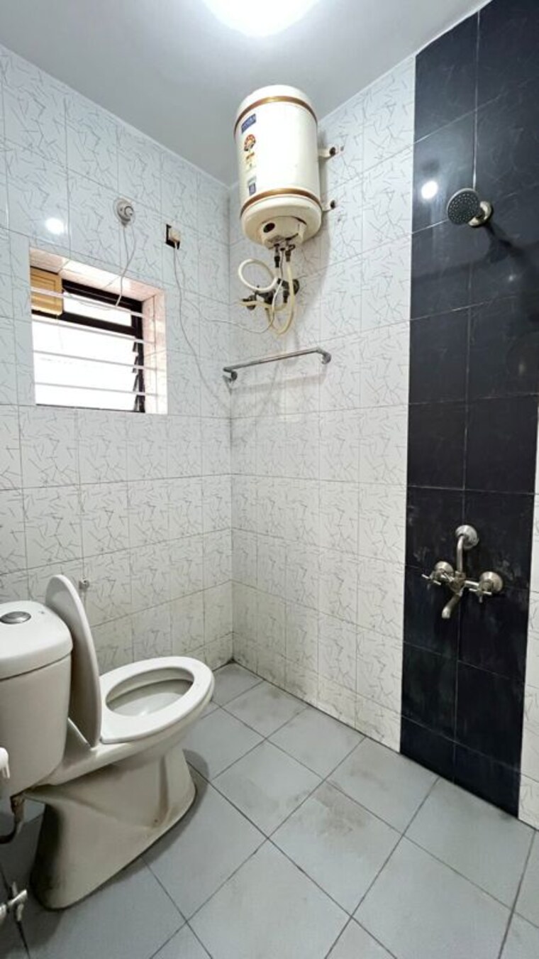 Bathroom, hsr layout 2 Bedroom 1200 Sq.Ft. Builder Floor In Hsr Layout Bangalore 10044731