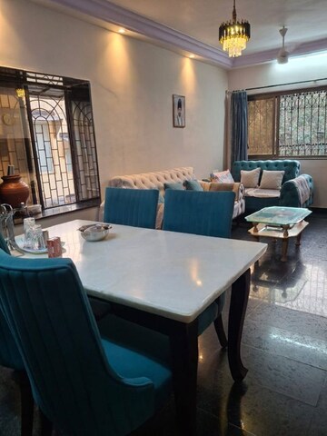 Living Room in 2.5 BHK Apartment at Bandra West – for Rent
